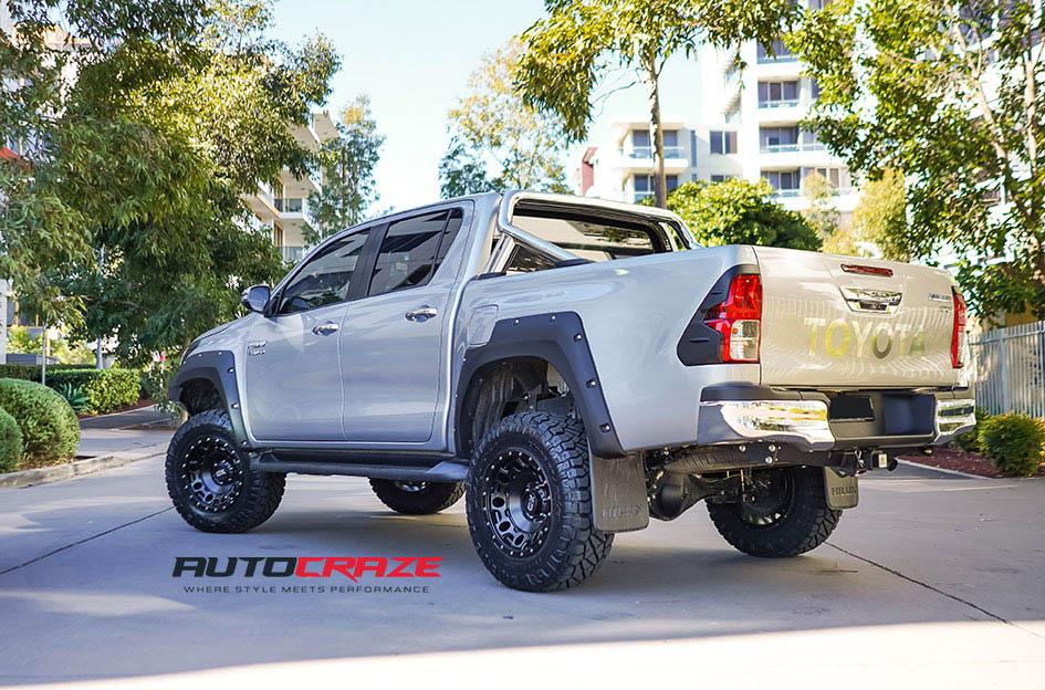 TOYOTA HILUX 4WD HOLESHOT XD SATIN BLACK